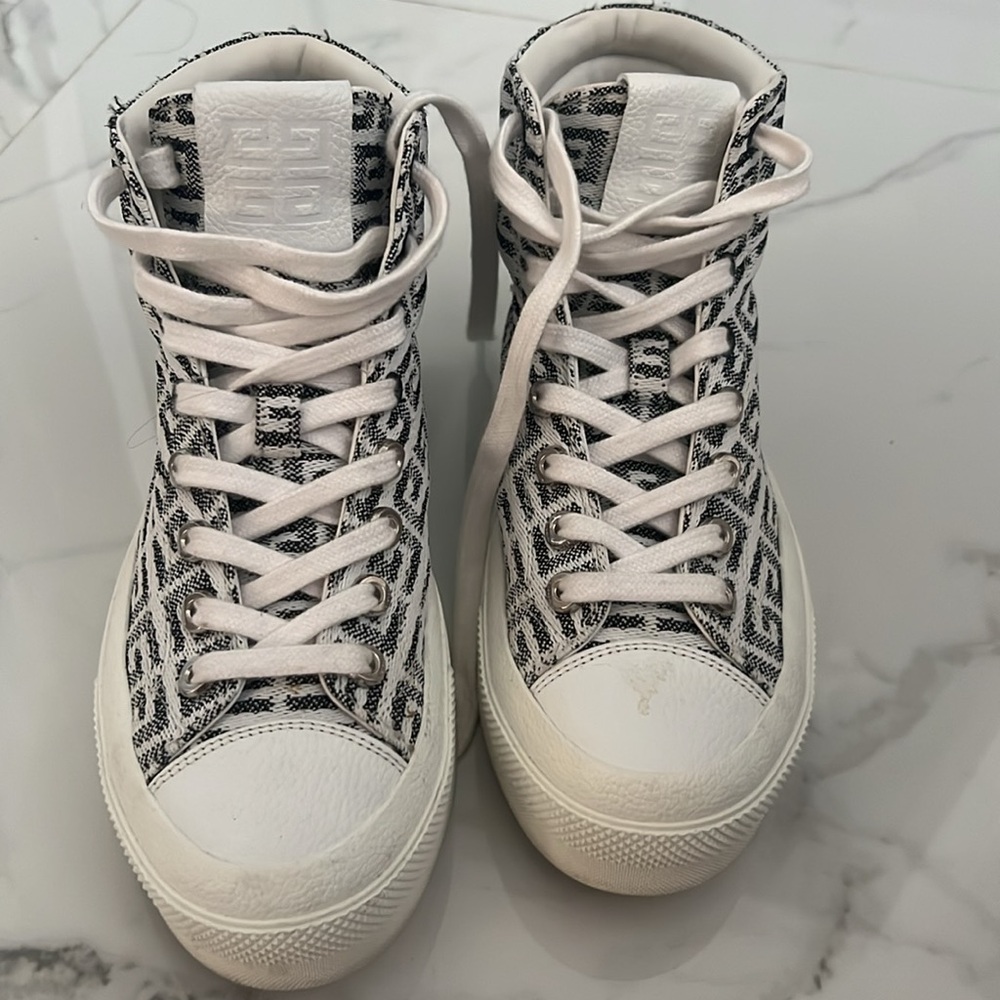 Designer High-Top Sneakers in Black and White - Picture 2 of 5